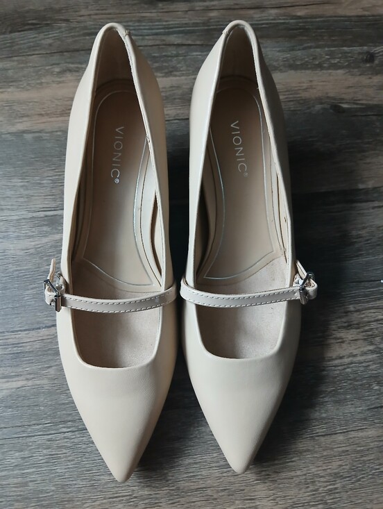 Vionic Shoes - Vionic Cream Pointed Mary Jane Flats with Buckle Strap Size 7.5.